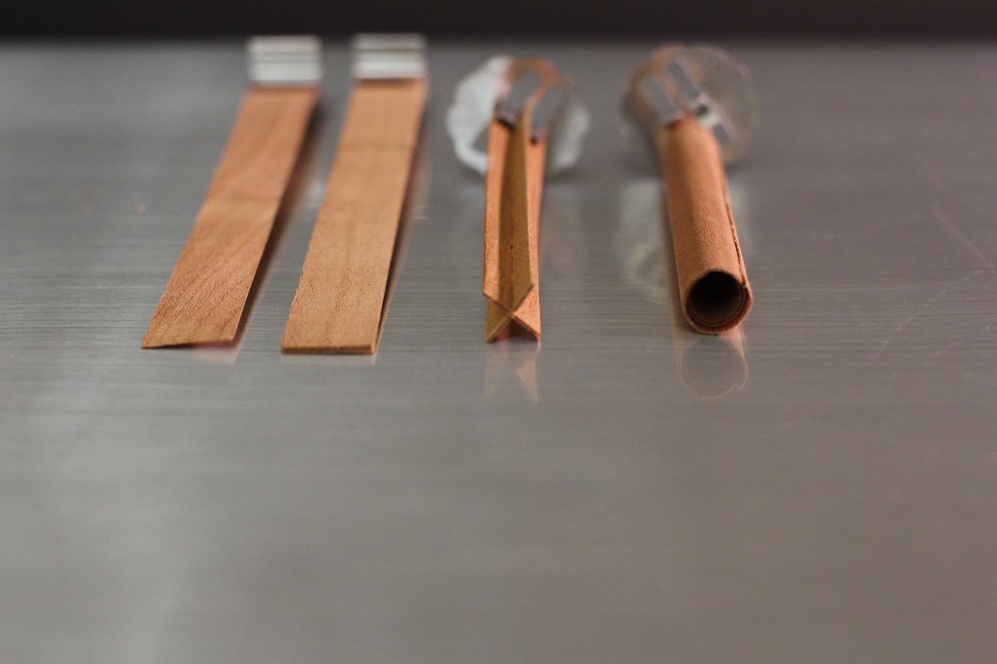 3 Pk - Cross Wood Wicks With Bases
